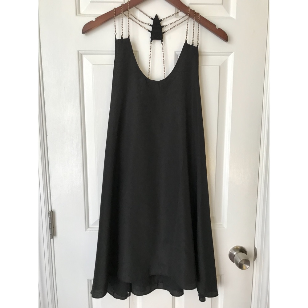 XS Flowy LBD with chains